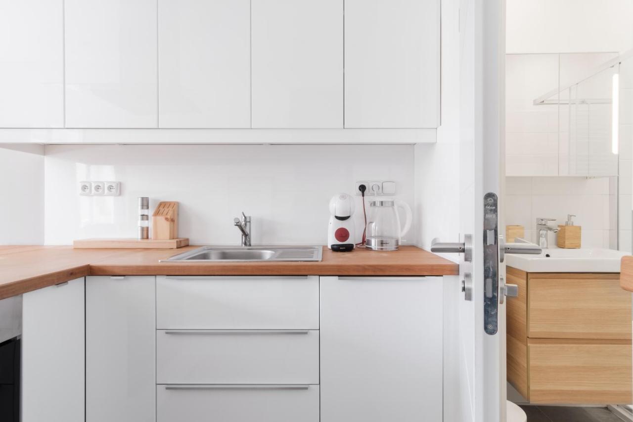 Days - Minimalist Flat - Trendy Karlin Appartement *